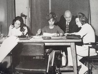 Con Julia Gutiérrez Caba en el teatro radiofónico de R.N.E.